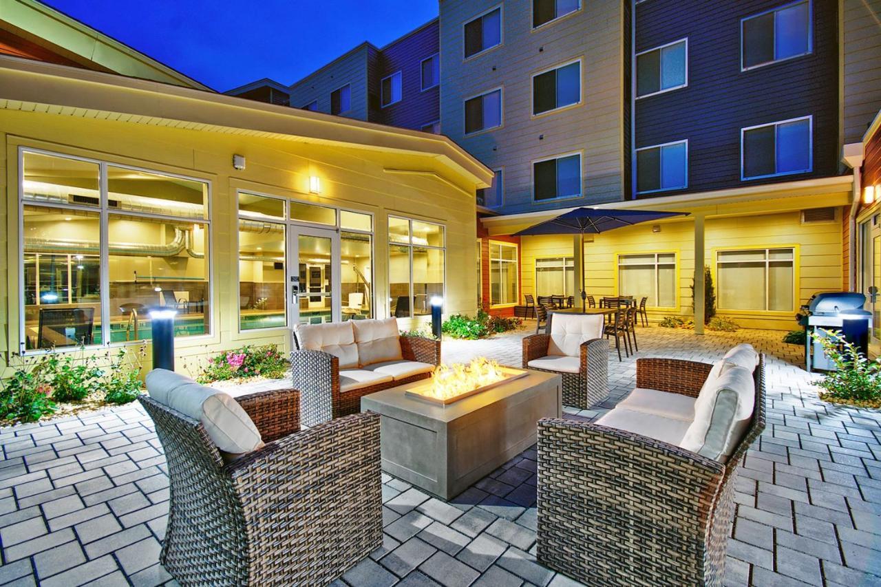 Hotel By Marriott Reading
