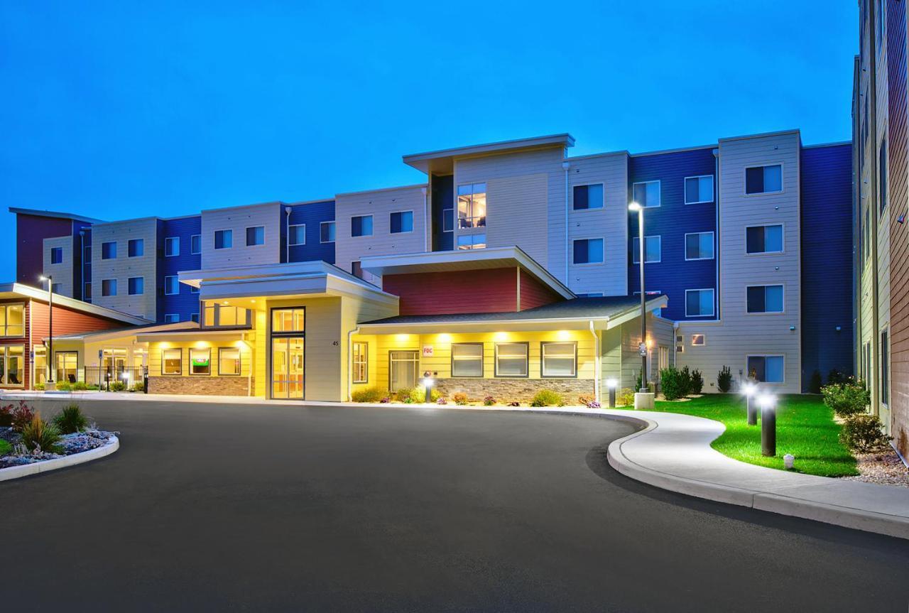 By Marriott Reading Hotel Wyomissing