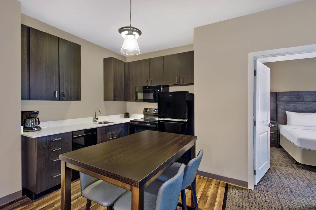 By Marriott Reading Hotel Wyomissing