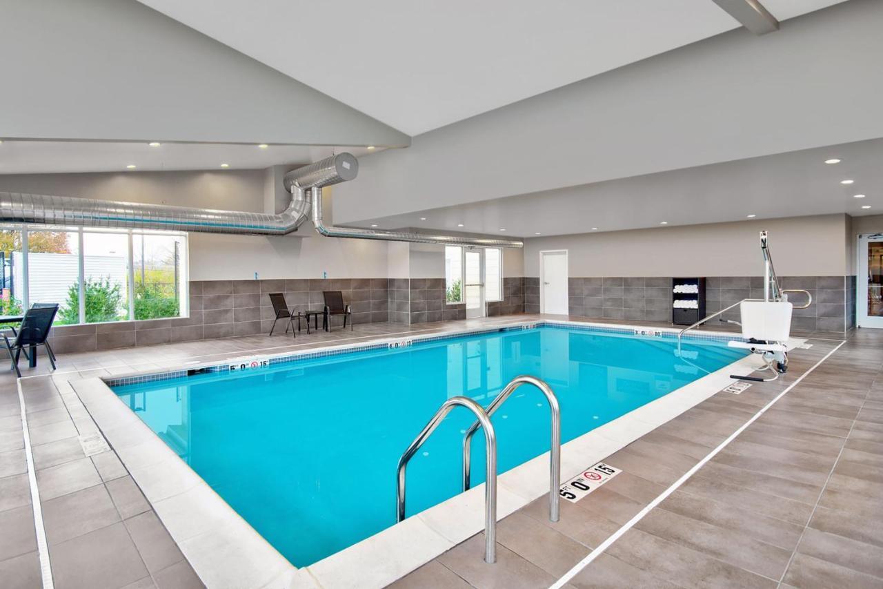 By Marriott Reading Hotel Wyomissing