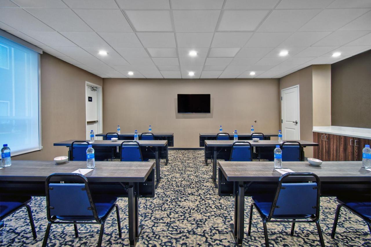 By Marriott Reading Hotel Wyomissing